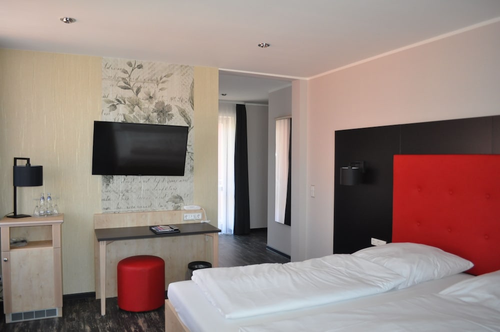 Superior Double or Twin Room, 1 Bedroom, Refrigerator, Resort View photo 1