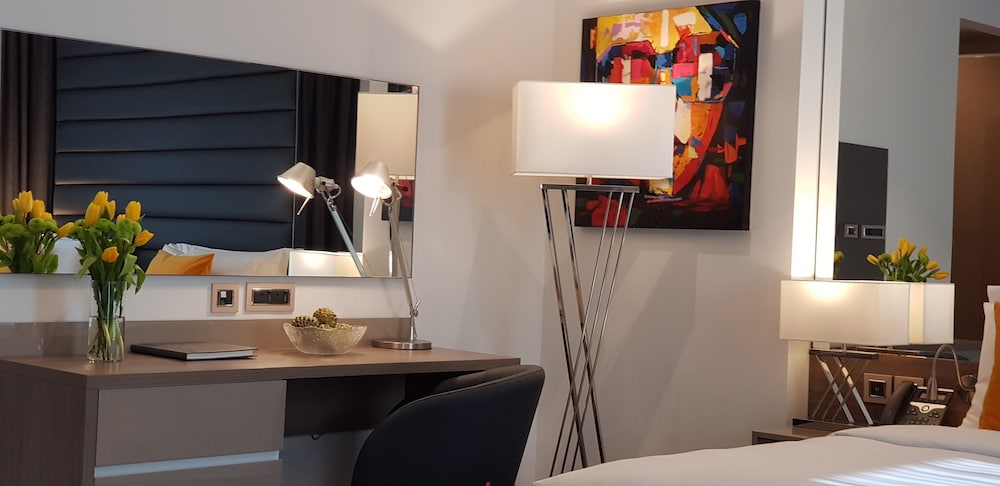 1 Bedroom Swiss Suite - Photo 8
