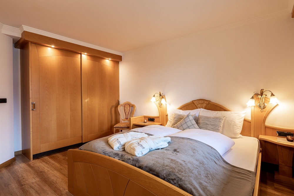 Suite, 1 Bedroom - Photo 3