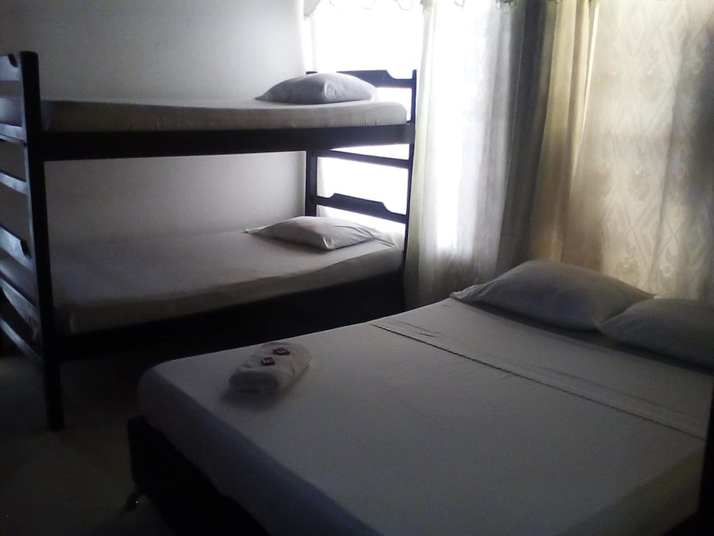 Economy Triple Room