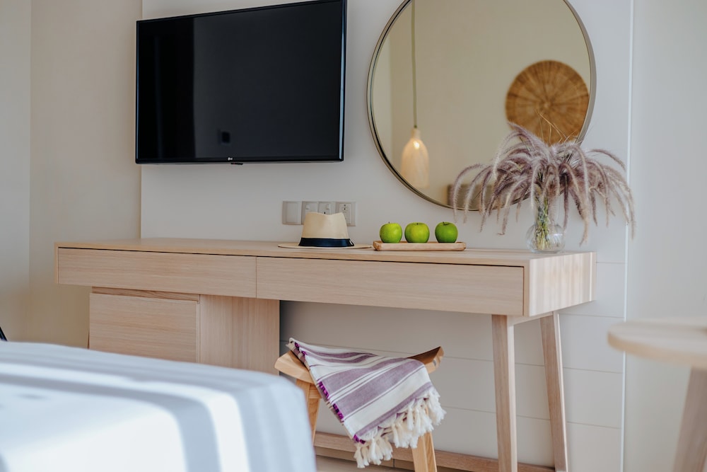 Standard Room, Sea View - Photo 10