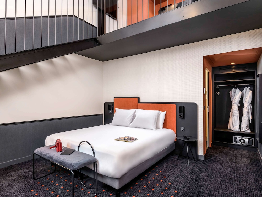 Junior Suite, 1 King Bed - Photo 3
