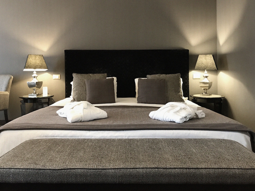 Superior Double Room, Balcony - Photo 6