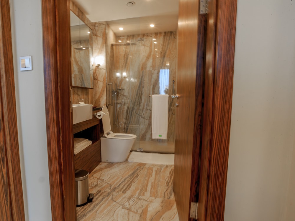 Superior Studio, 1 King Bed, Pool View - Photo 14
