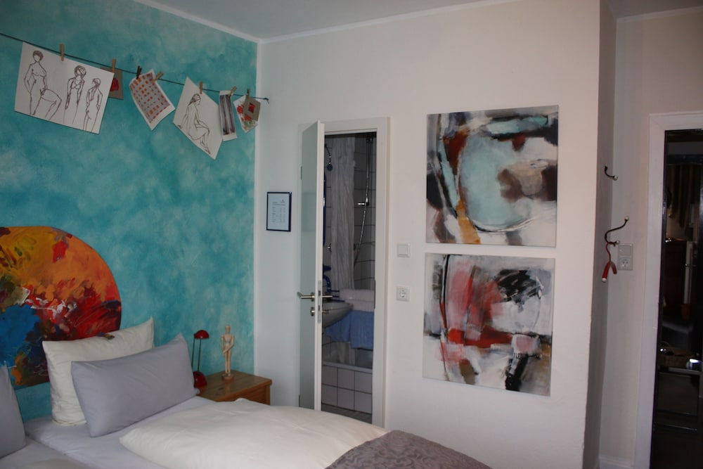 Standard Twin Room, Multiple Beds, Garden View photo 3