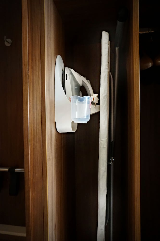 Suite, 1 Bedroom - Photo 8