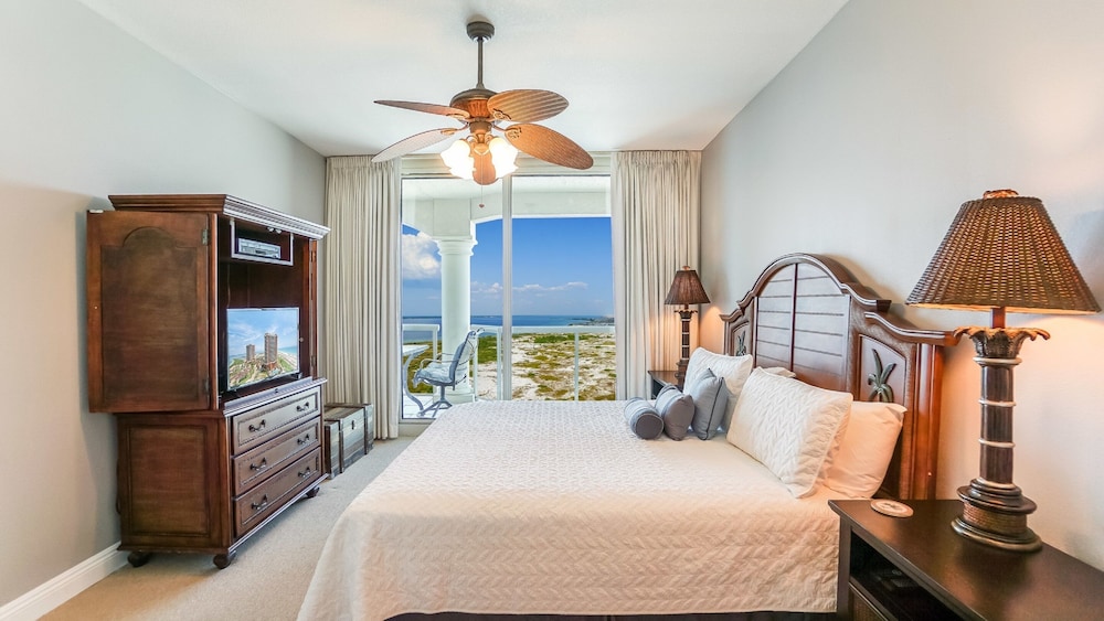 Deluxe 2 Bedrooms 2.5 Bath Condo, Waterview photo 2