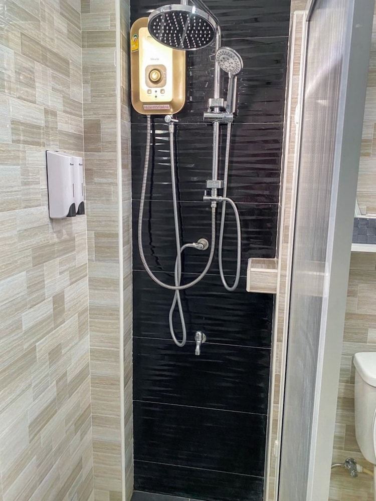 Family Villa, Pool Access - Photo 8