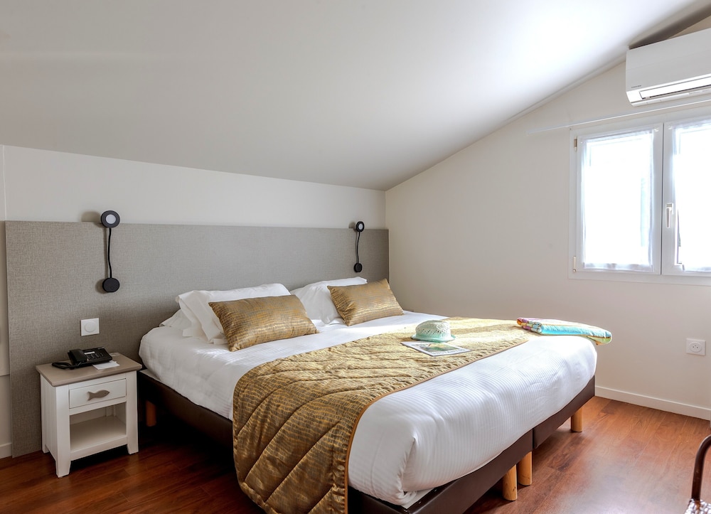 Standard Room photo 2