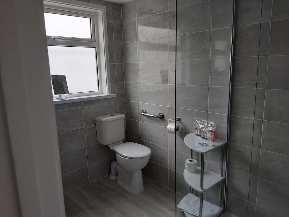 Twin Room, Ensuite (Ground -Disable friendly ) photo 2