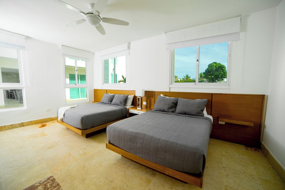 Panoramic Condo, Beach View, Beachside photo 3