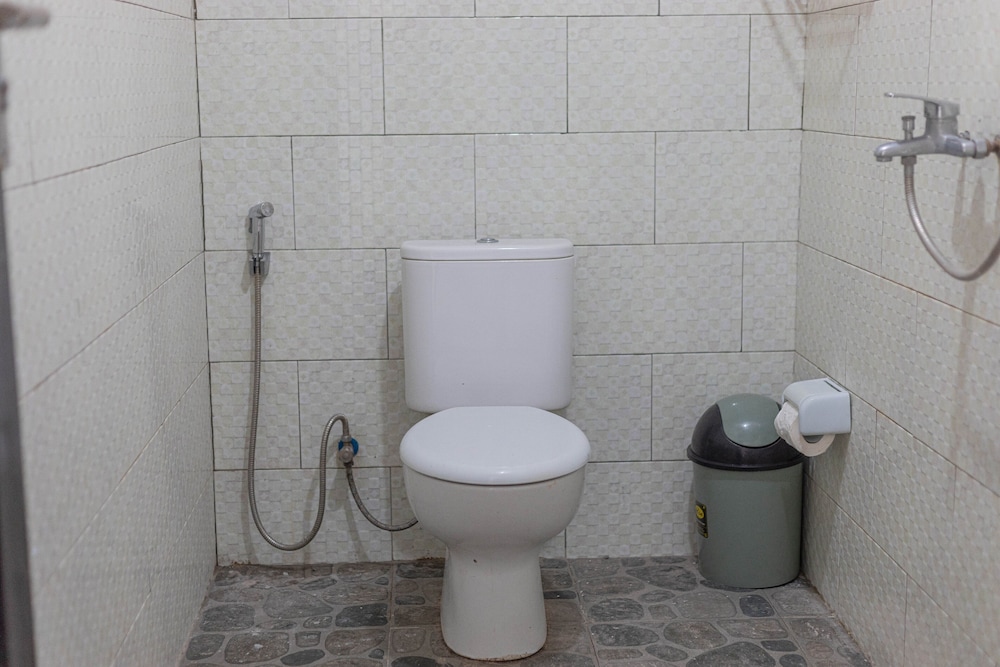 Basic Twin Room - Photo 6
