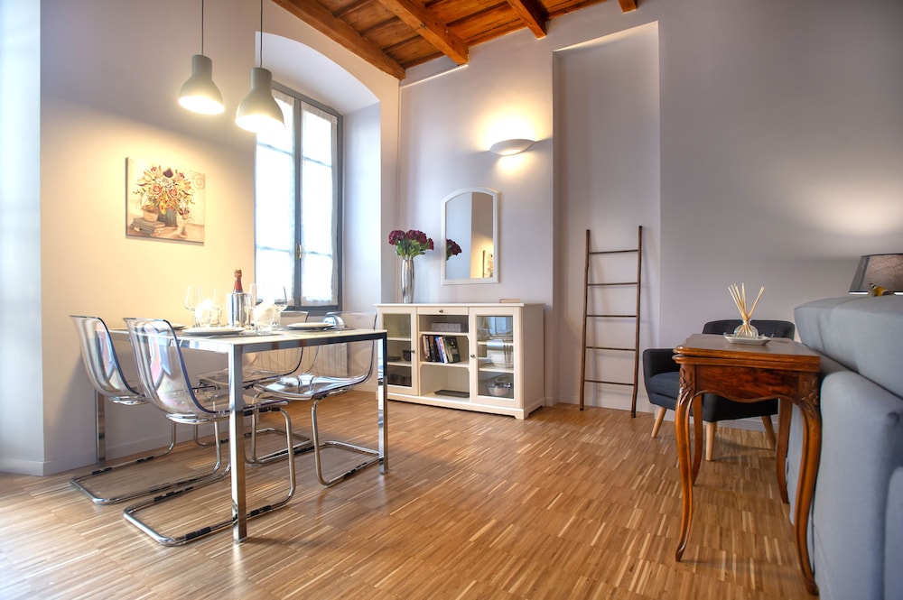 Deluxe Apartment, City View photo 2