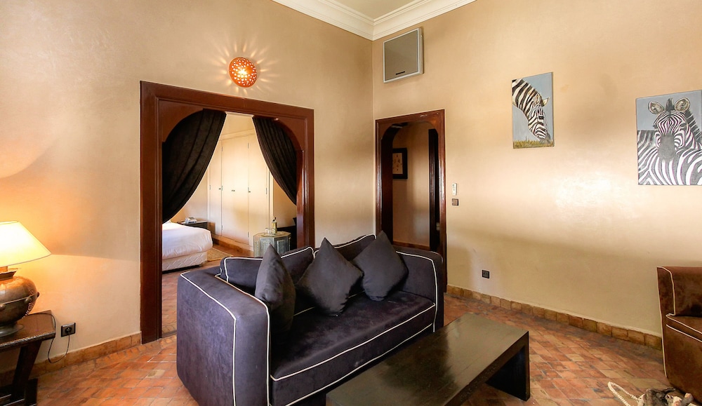 Premium Suite, Fireplace photo 3