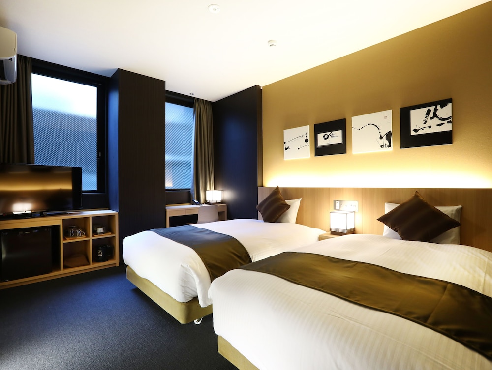 Universal Twin Room photo 2