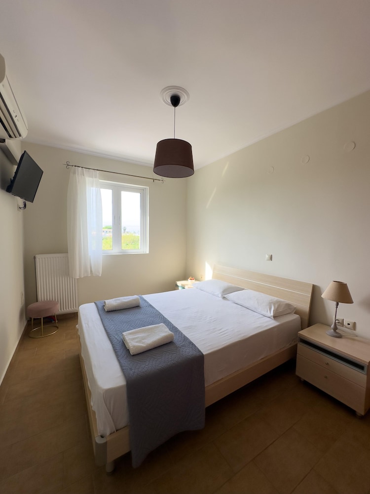 Apartment, Smoking