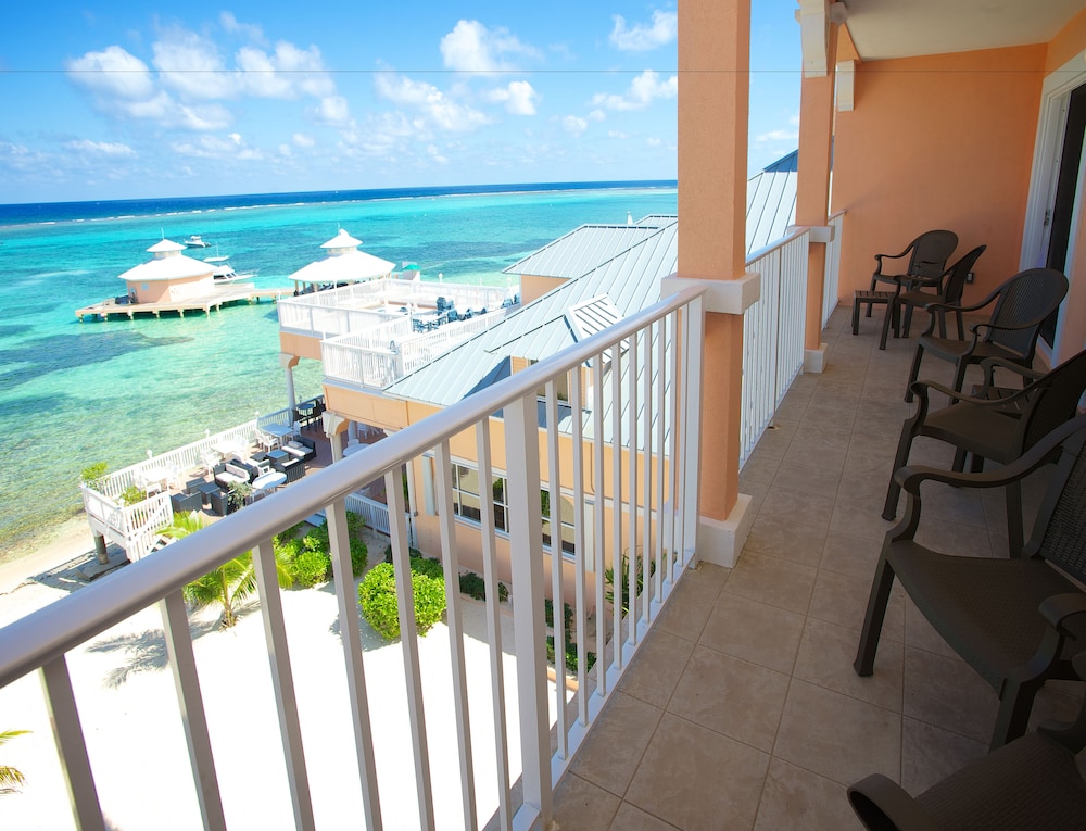Suite, 1 Bedroom, Ocean View, Beachfront photo 1