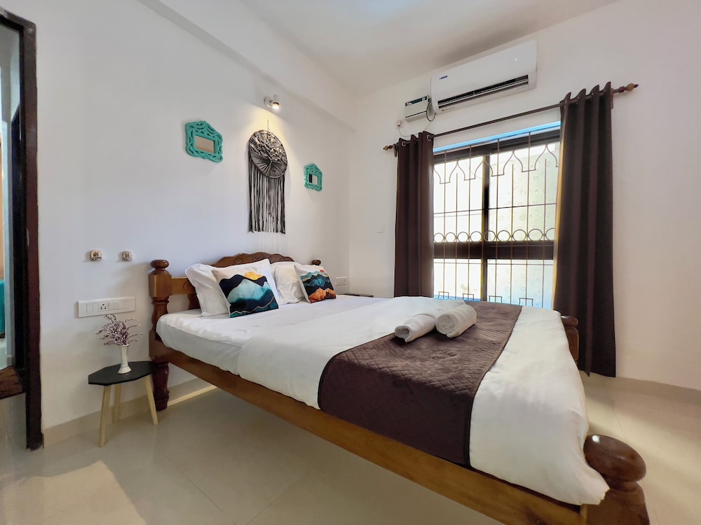 Deluxe Apartment, 1 King Bed with Sofa bed, Pool View photo 1
