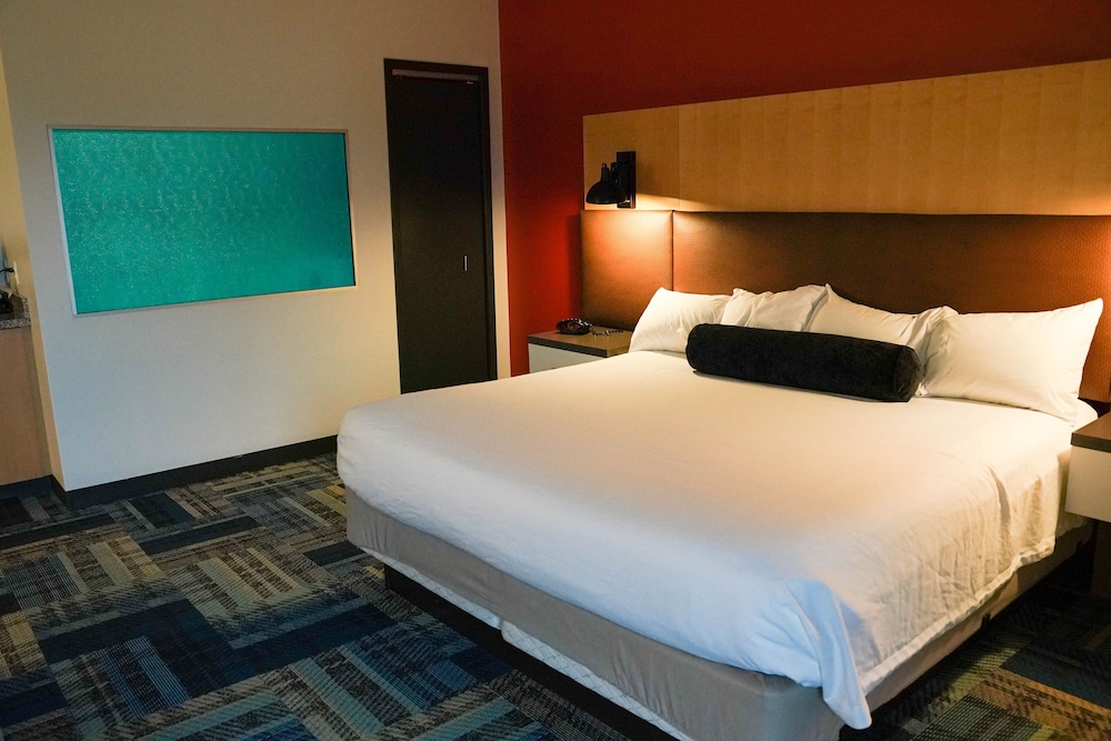 Junior Suite, 1 King Bed photo 3