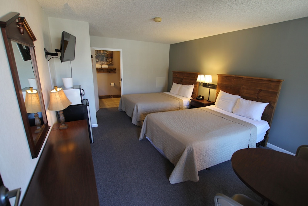Double Room, 2 Double Beds, Accessible photo 1