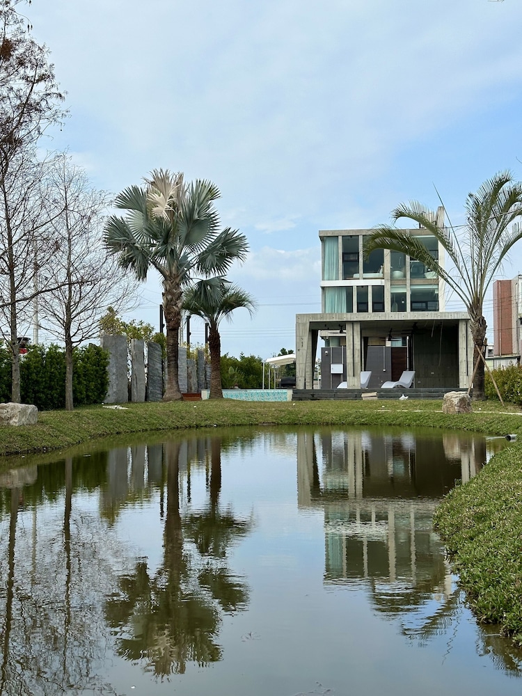 Deluxe House, Mountain View photo 3