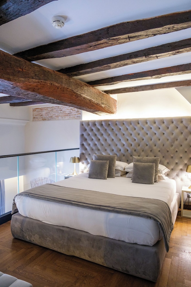 Imperial Suite Ariosto Pantheon View
