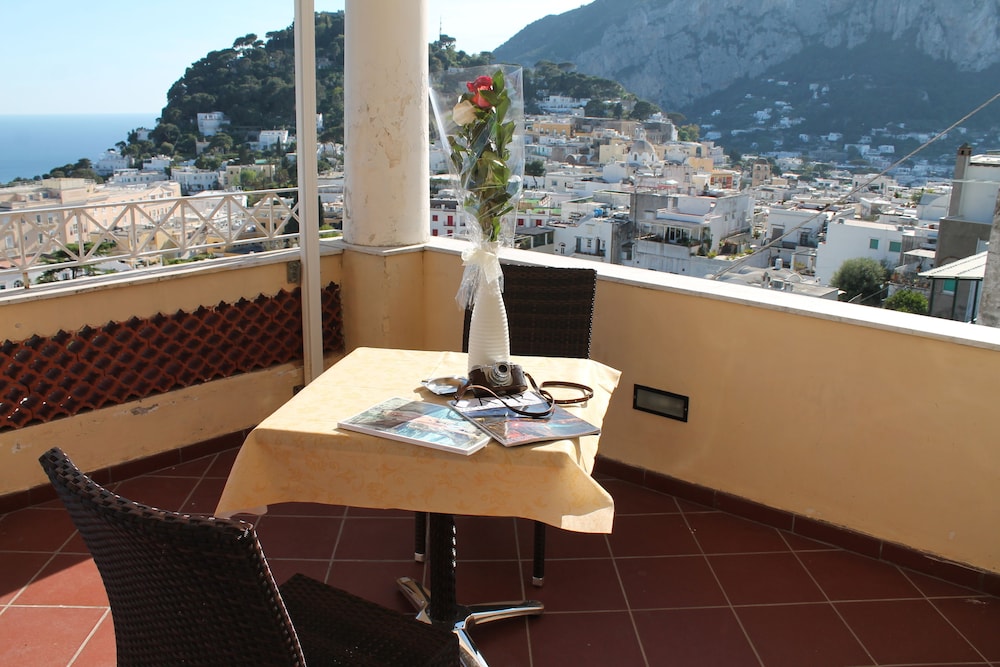 Superior Double or Twin Room, Sea View photo 2