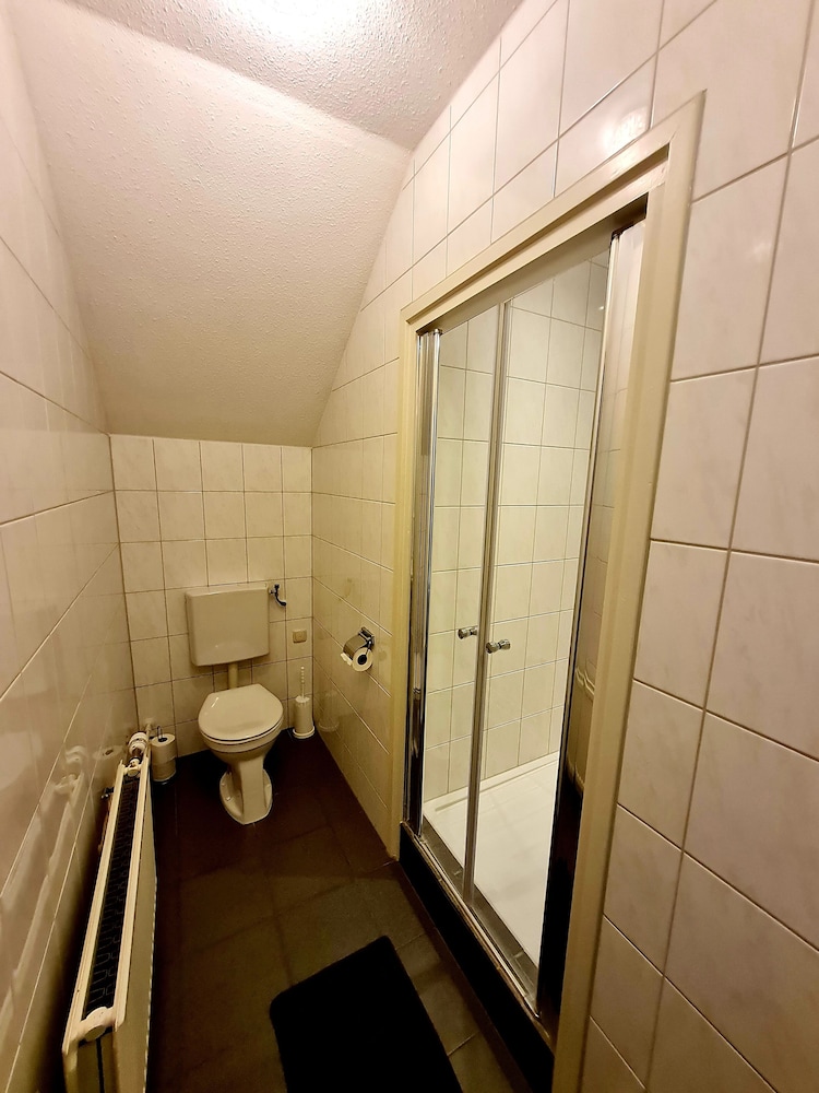 Basic Double Room photo 3