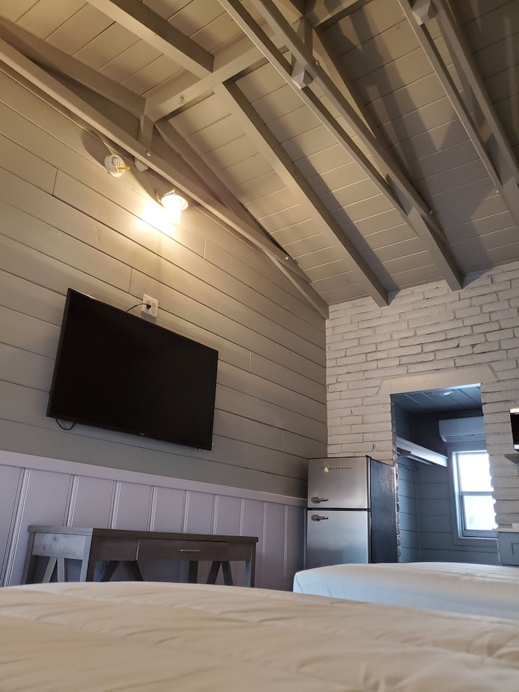 Traditional Quadruple Room, 2 Double Beds - Photo 3
