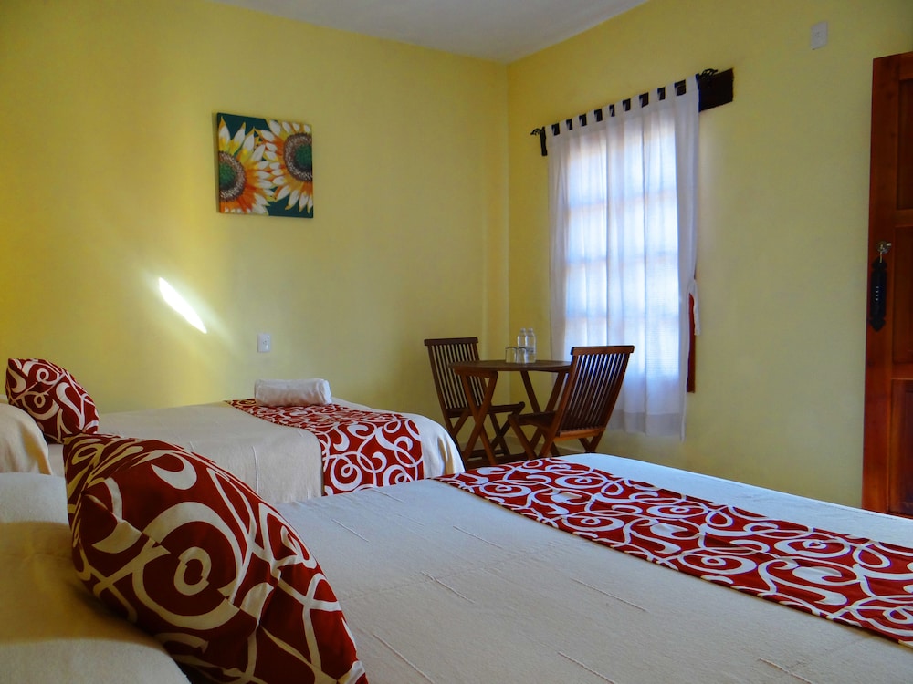 Standard Room, 2 Double Beds, Private Bathroom, Garden View photo 1