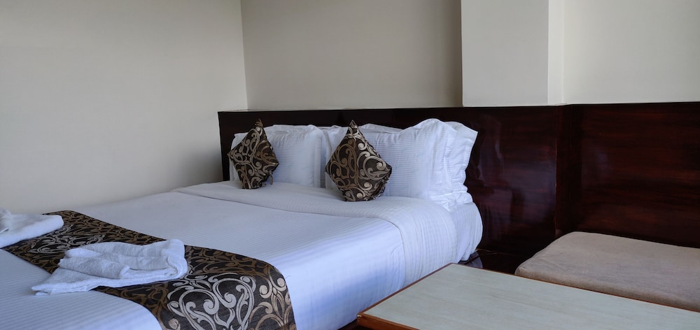 Club Room, 1 Double Bed, Non Smoking, Mountain View photo 2