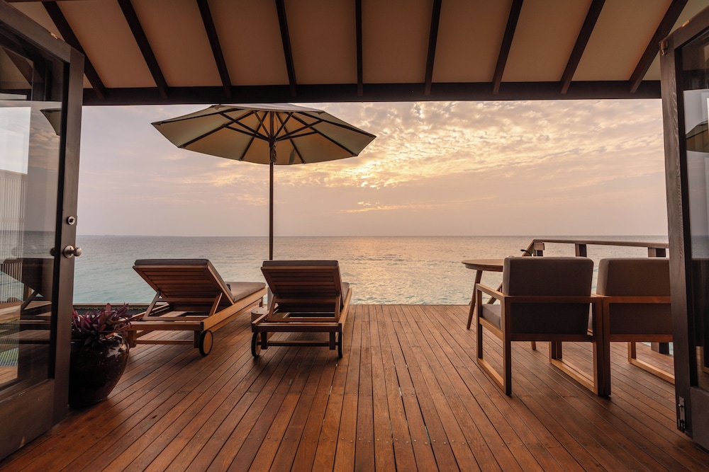 Sunset Ocean Villa - Photo 3