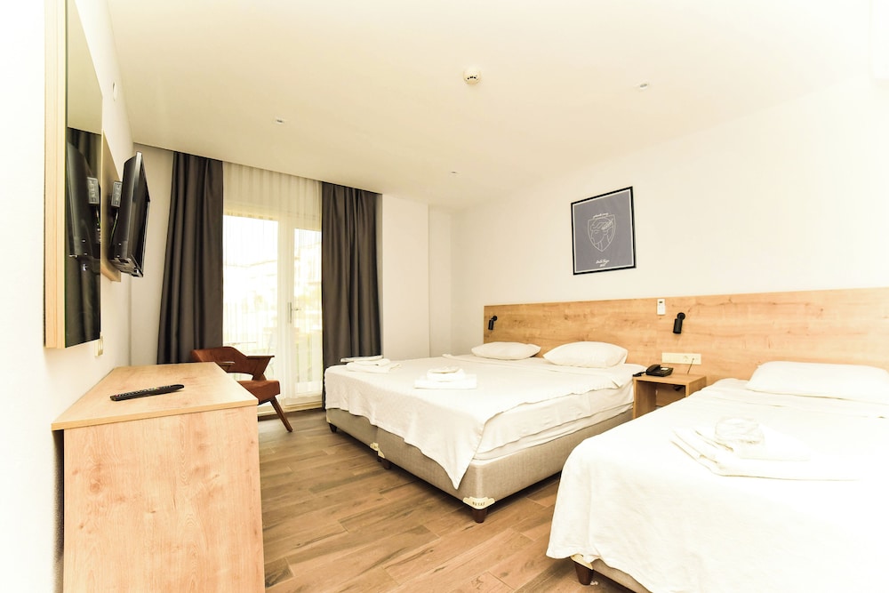 Standard Triple Room, Garden View photo 1