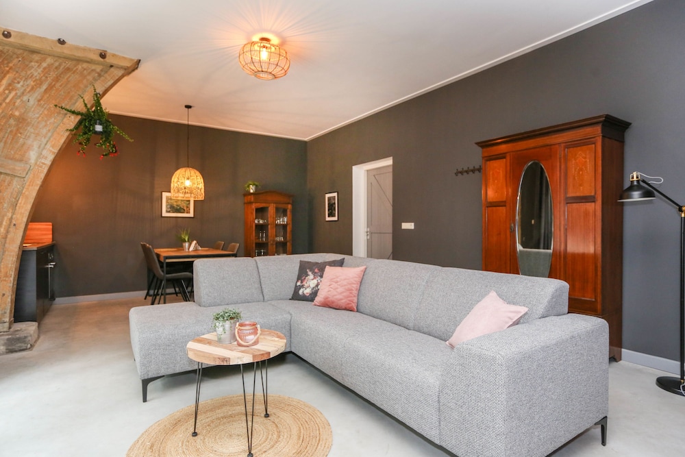Design Studio, 1 King Bed, Garden View, Ground Floor photo 2