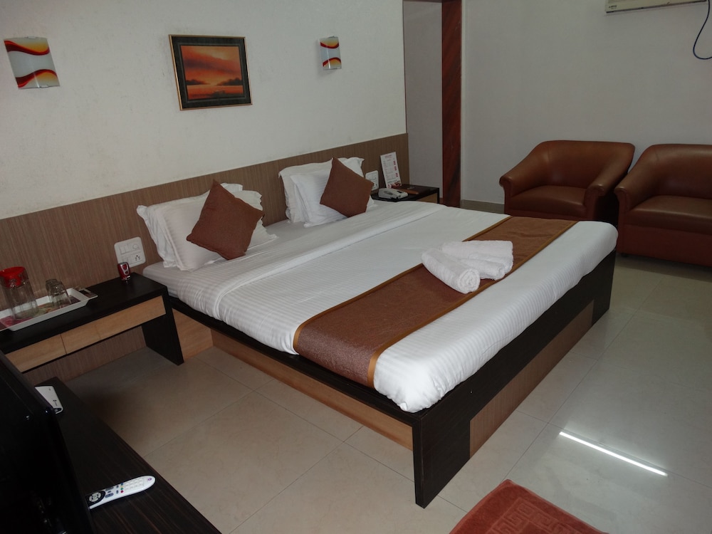 Family Double Or Twin Room, 2 Bedrooms, Accessible, Balcony photo 3