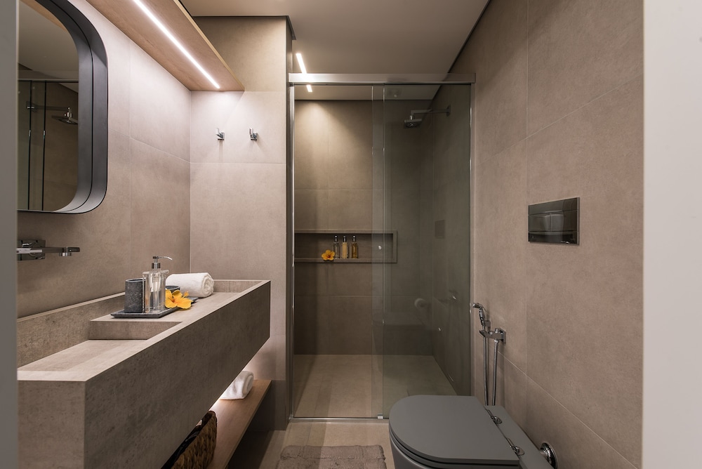 Luxury Suite - Photo 5