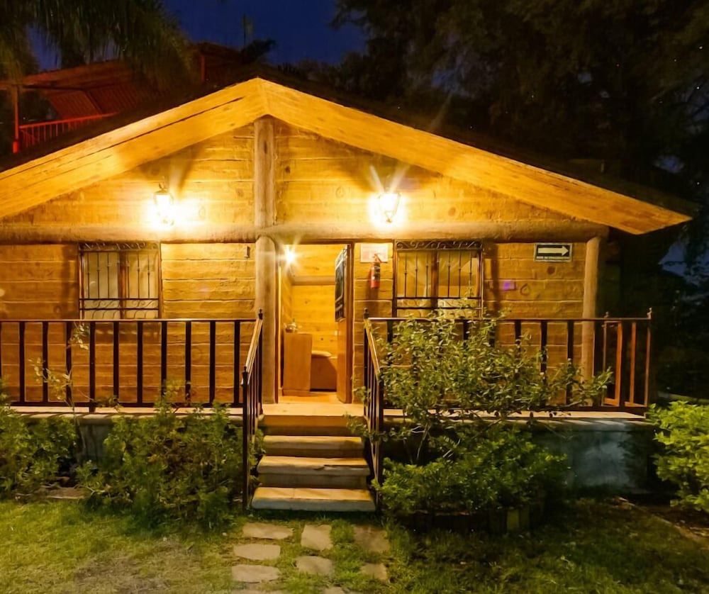 Romantic Cabin, Garden View photo 1