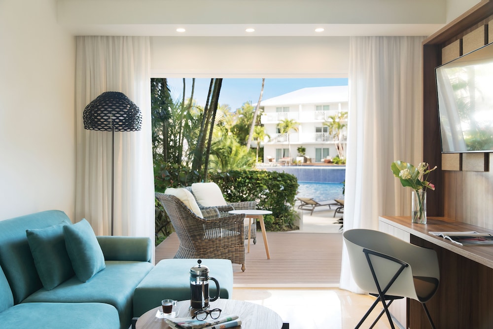 FREE UPGRADE TO EXCELLENCE CLUB MASTER SUITE
