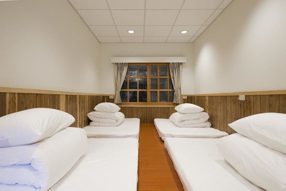 Quadruple Room, Multiple Beds, Shared Bathroom photo 2