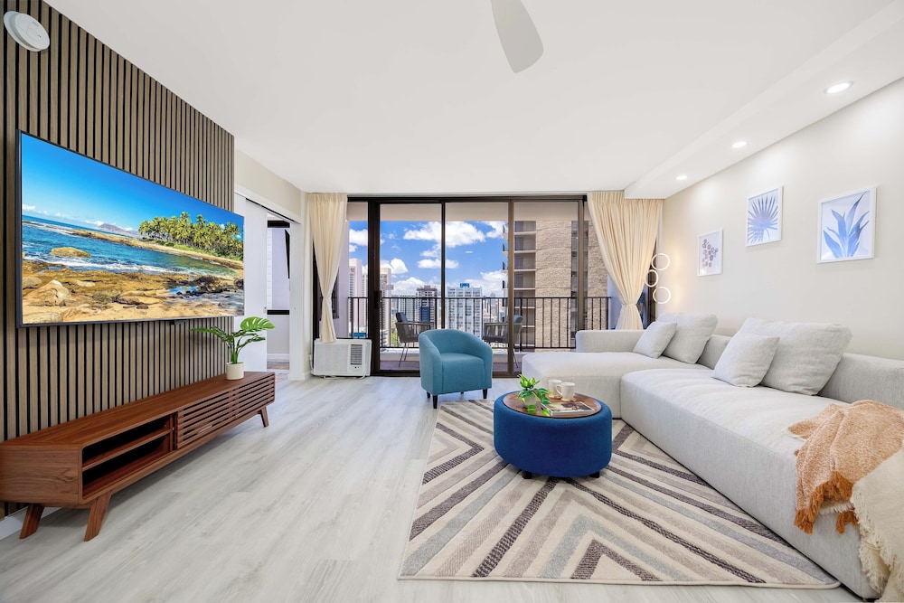 Premium Suite, 1 King Bed, Air conditioning, Ocean View (0194)