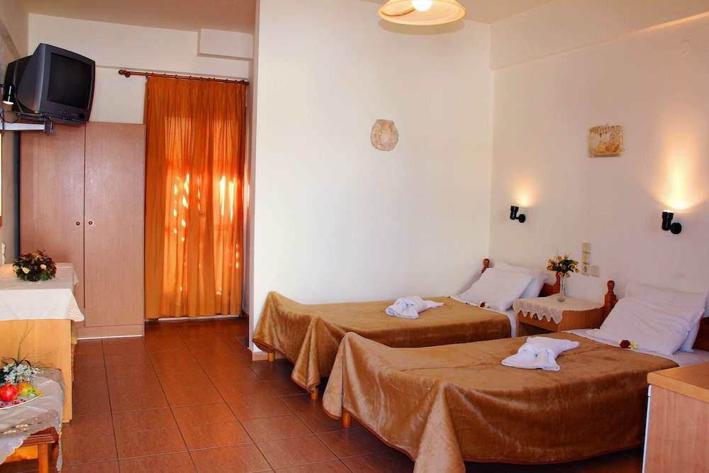Studio, 1 Bedroom, Garden View