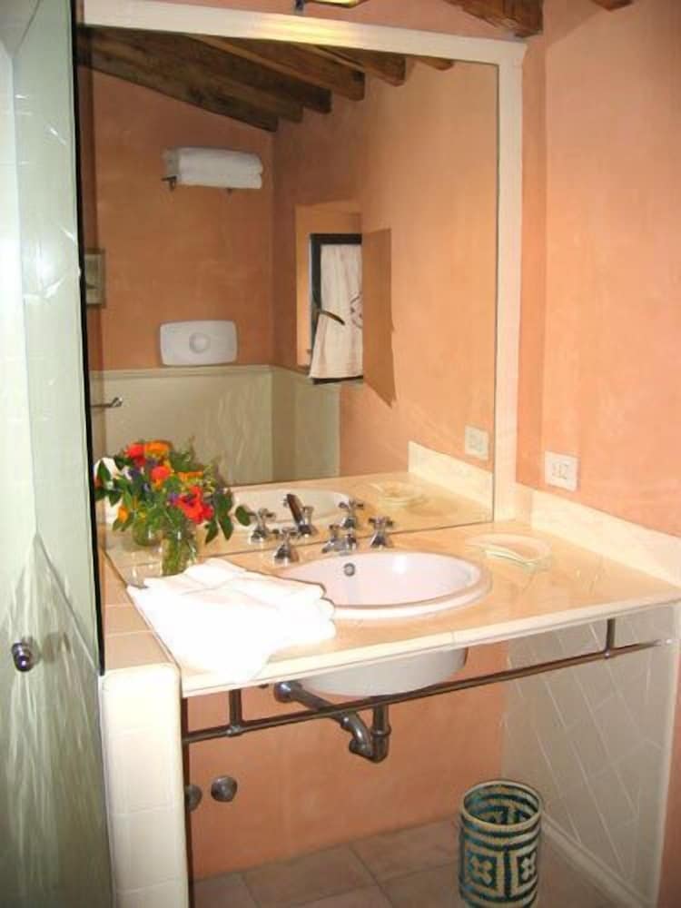 Deluxe Apartment, Hill View photo 3