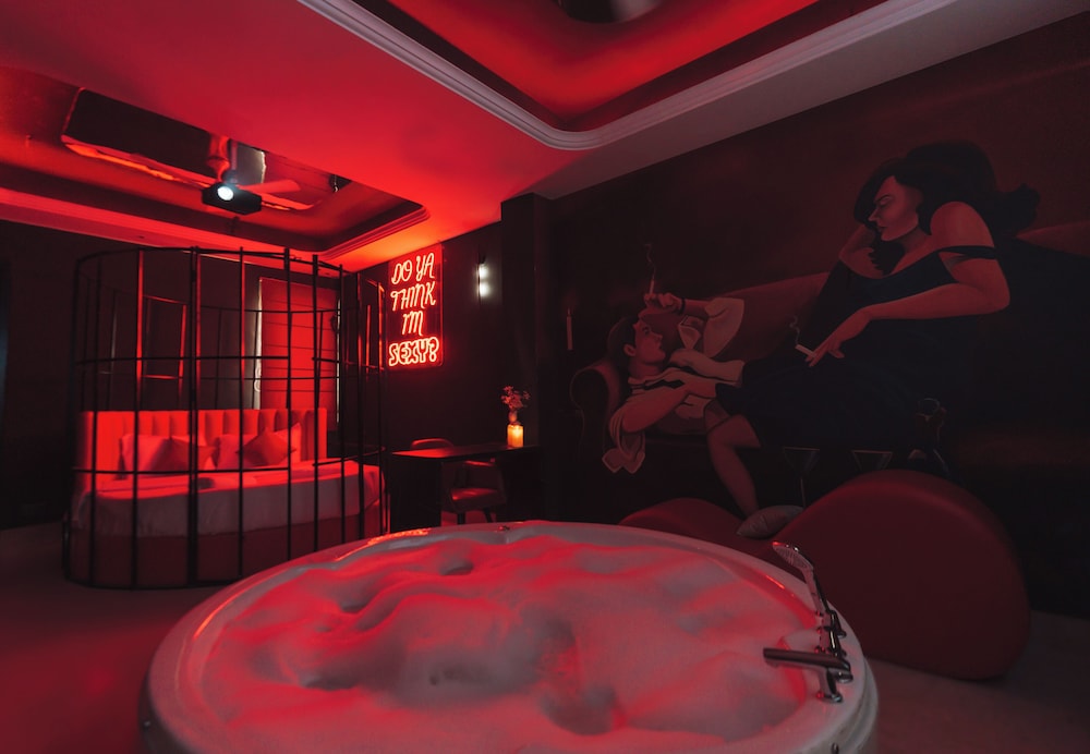 Amsterdam Room