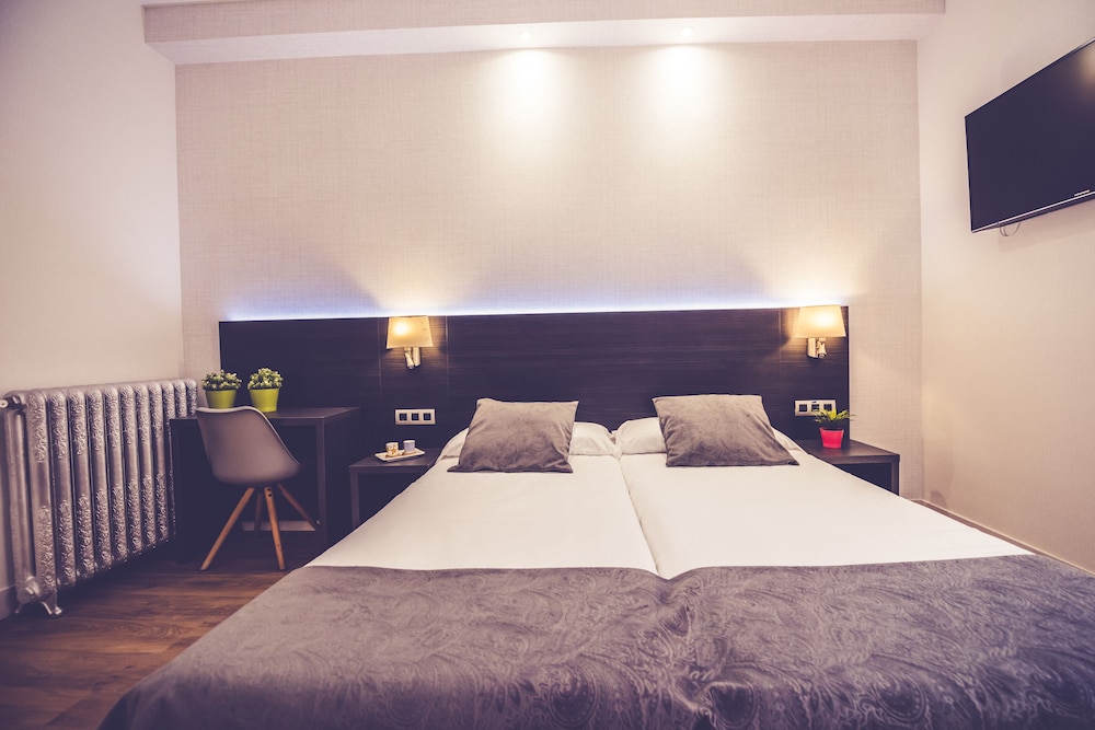 Double Room - Photo 2