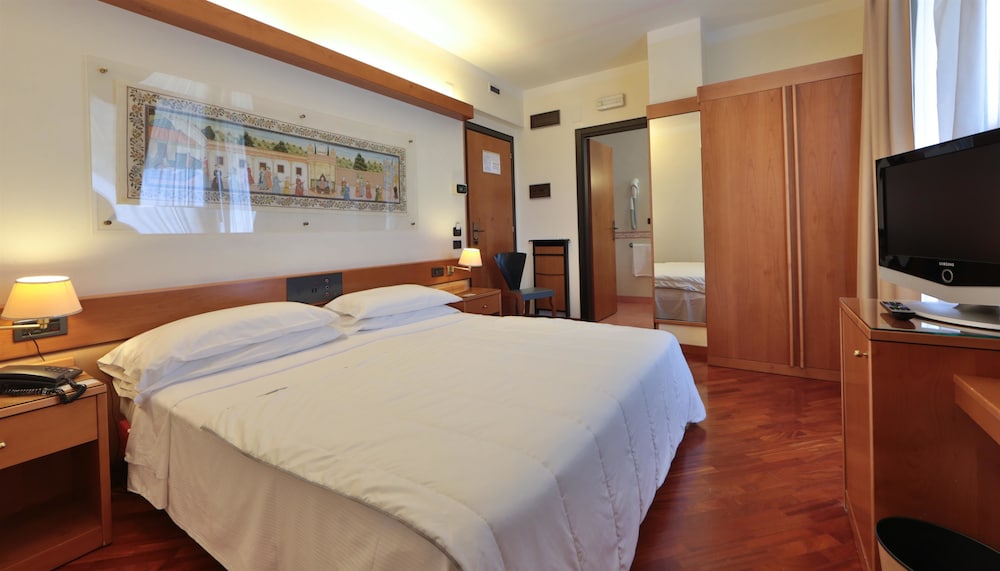 Junior Suite, 1 King Bed photo 3