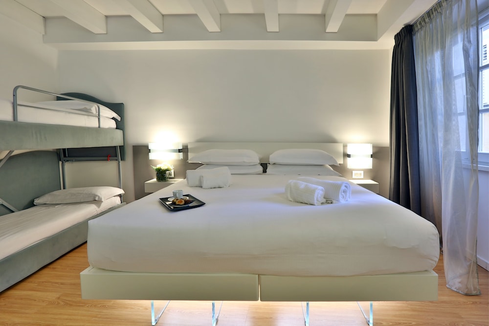 Quadruple Room, Non Smoking - Photo 2