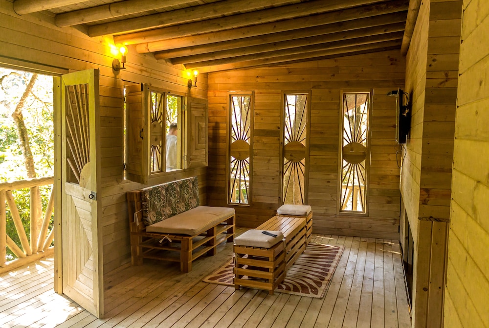 Exclusive Cabin