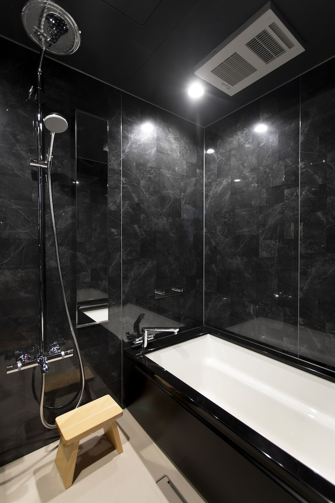 Japanese Modern Queen Room, Non Smoking - Photo 12