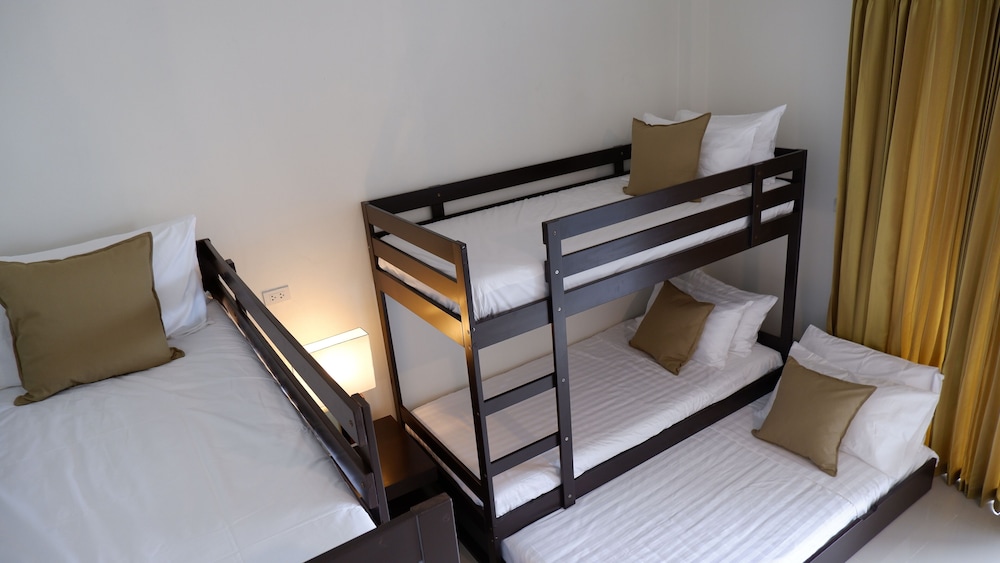 Family Quadruple Room - Photo 3