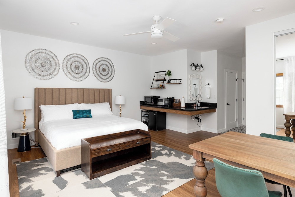 Deluxe Studio Suite photo 1